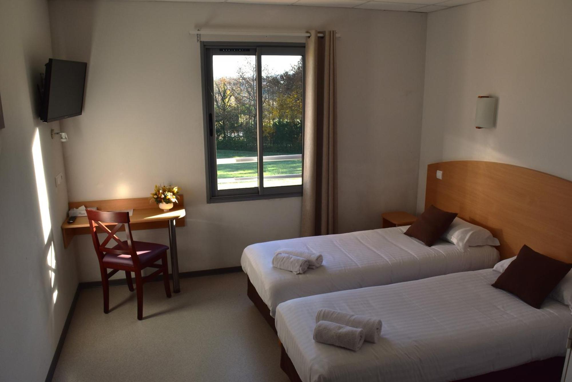 Au Perigord Noir Hotel Hautefort ภายนอก รูปภาพ