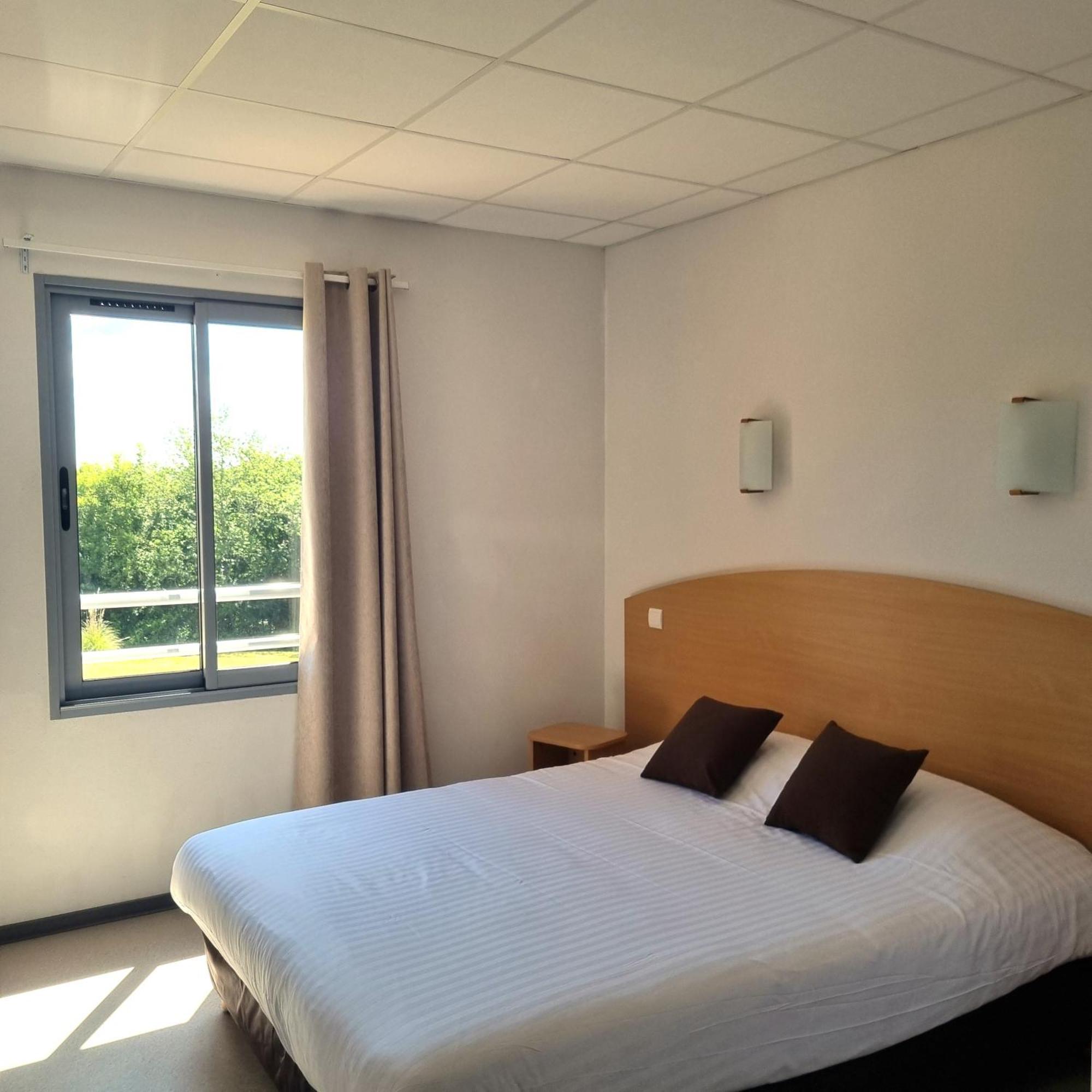 Au Perigord Noir Hotel Hautefort ภายนอก รูปภาพ
