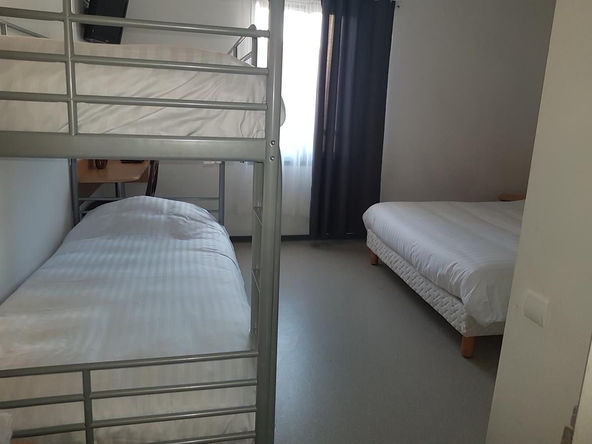 Au Perigord Noir Hotel Hautefort ภายนอก รูปภาพ