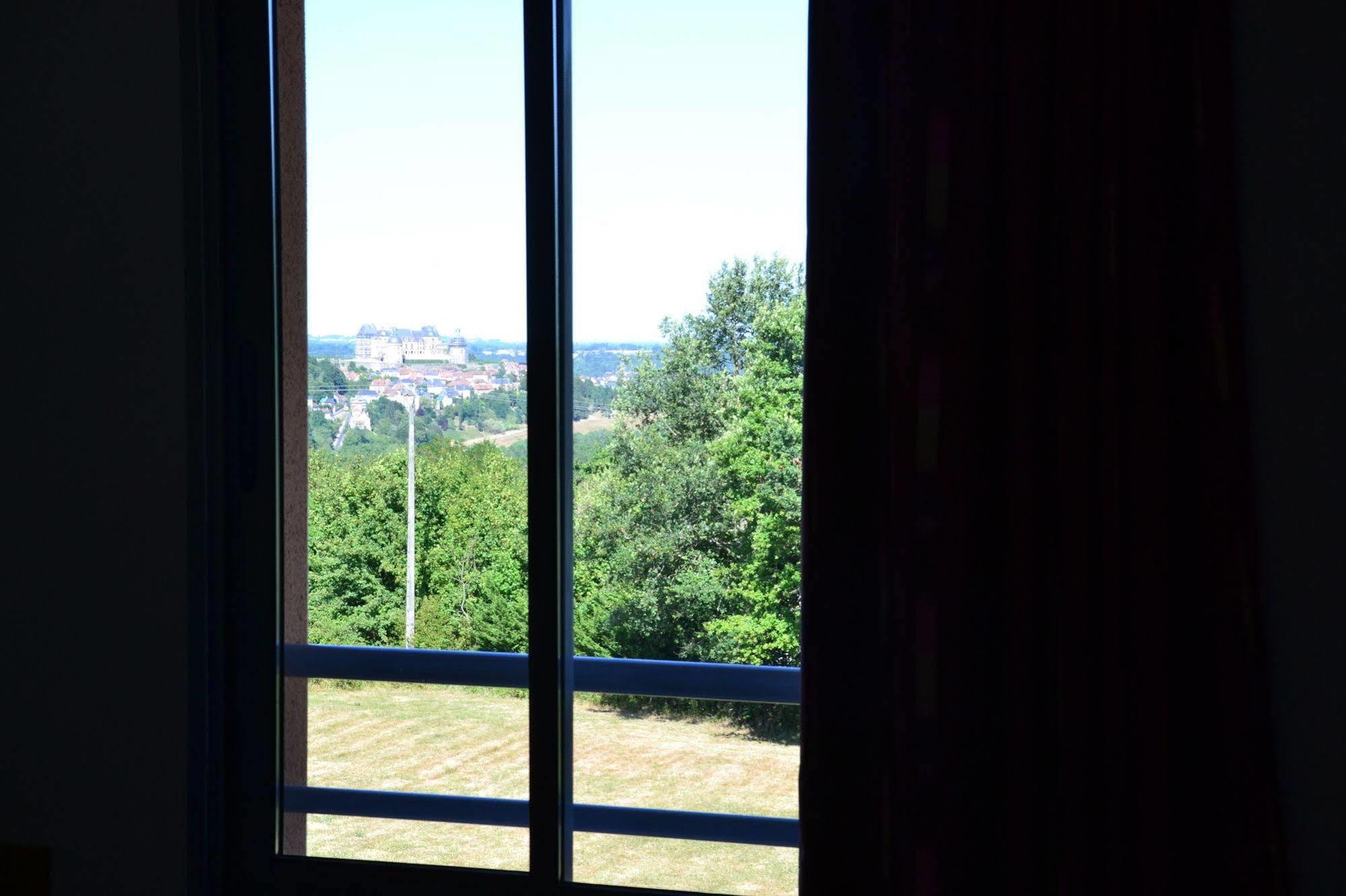 Au Perigord Noir Hotel Hautefort ภายนอก รูปภาพ