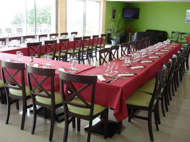 Au Perigord Noir Hotel Hautefort ภายนอก รูปภาพ